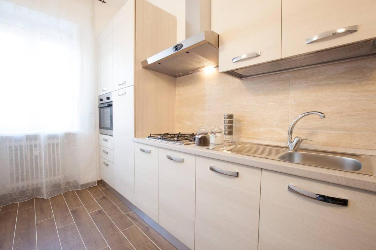 Residenza Alexander Luxury 1 Apartment เวโรนา ภายนอก รูปภาพ